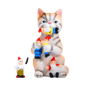 Mischievous Cat Garden Gnome Outdoor Statue Figurine_0
